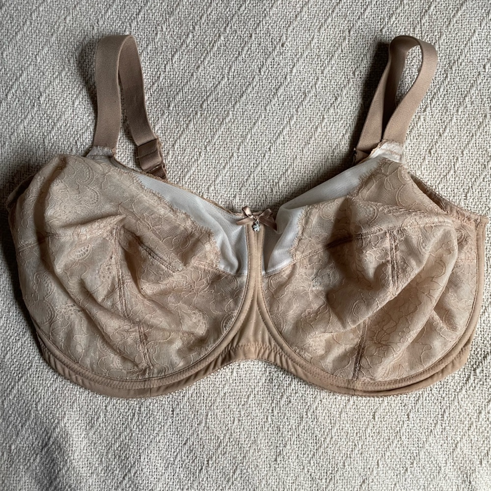 Lacy Wacoal Bra 40J